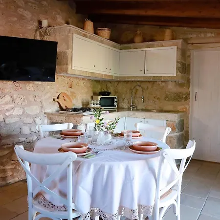 Trullo Pinuccio Tatil Evi *